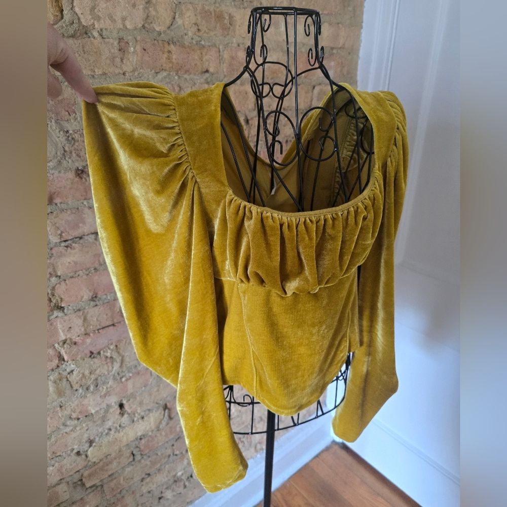 🌟 Free People Yellow Gold Velvet Milkmaid Long Sleeve Top - Picture 7 of 8